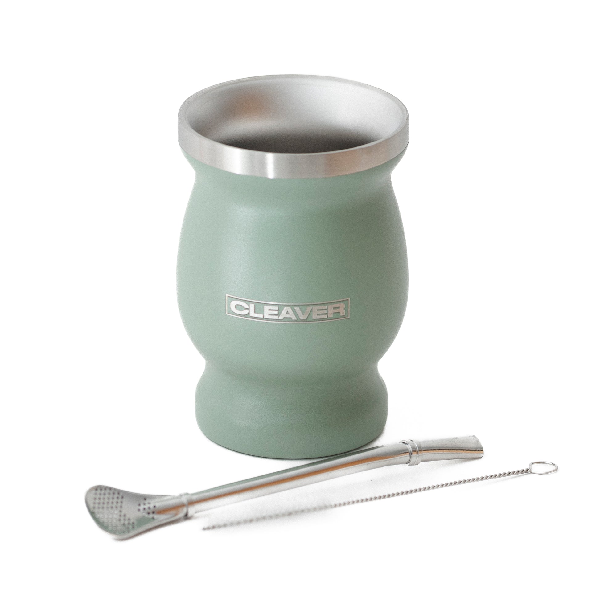 SAGE COLOR.
DOUBLE LAYER 304 STAINLESS STEEL MATE CUP.
LASER ENGRAVED LOGO.
15cm x 9cm.  INCLUDES  METAL STRAW AND  BRUSH.